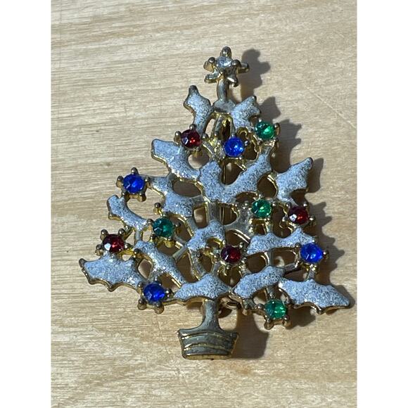 Vintage Christmas Tree Brooch Gold Tone Enamel Rhinestones Holidays - Picture 1 of 4